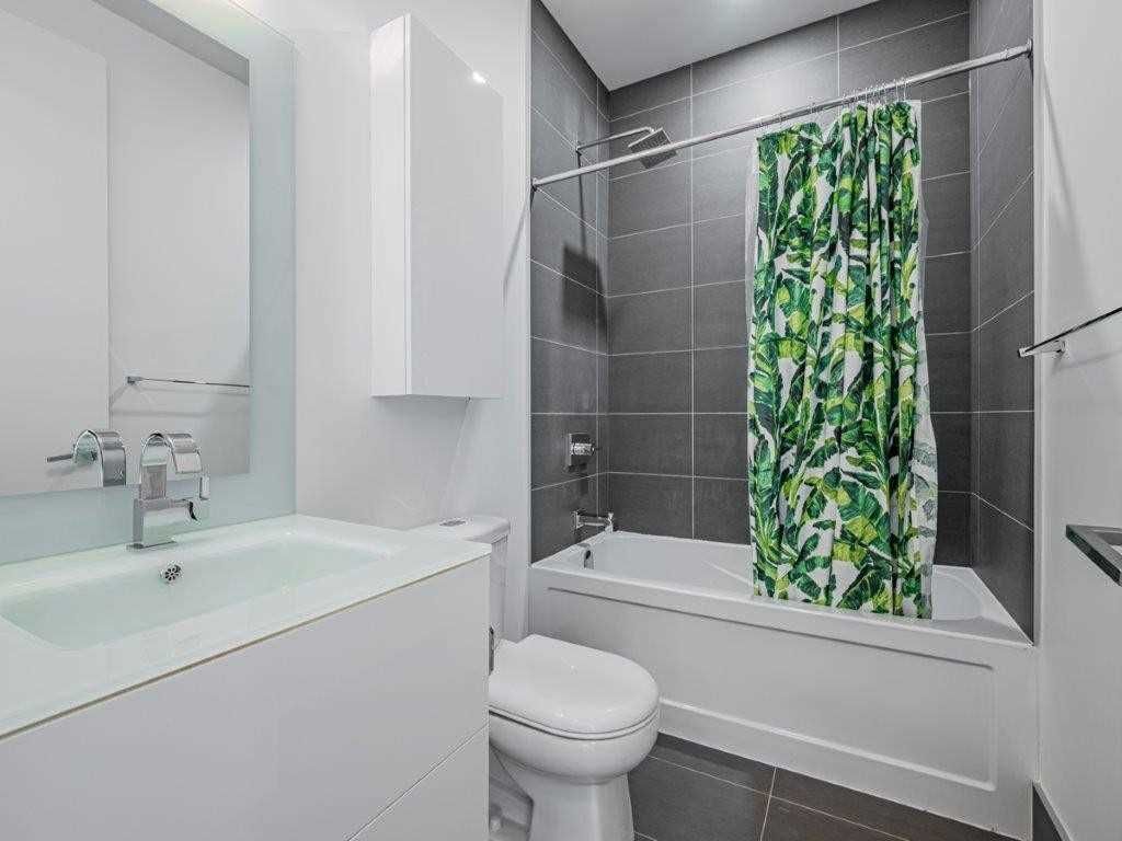 111 St Clair Avenue W 419