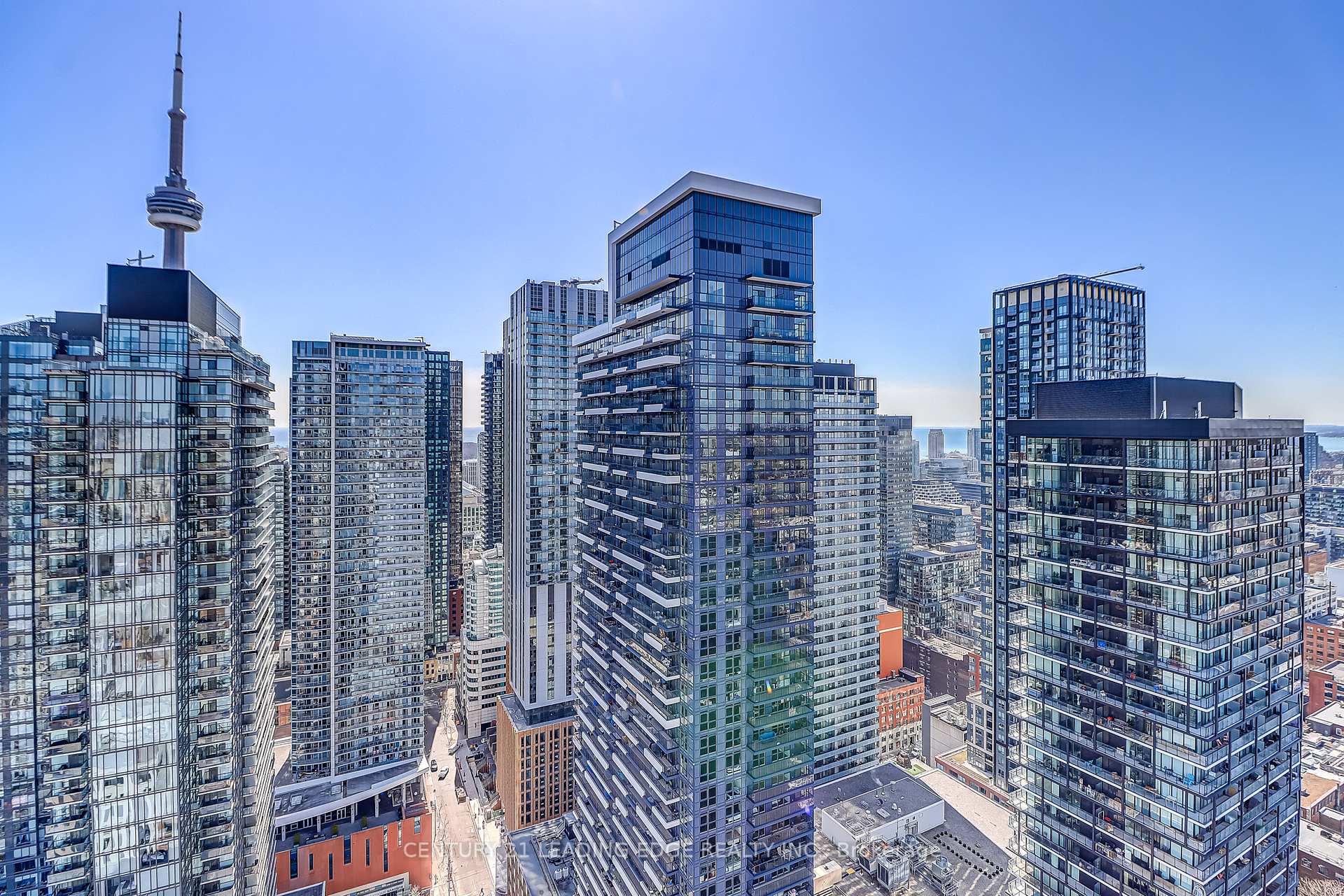 3 Bedrooms Condo at 318 Richmond,  Toronto For sale