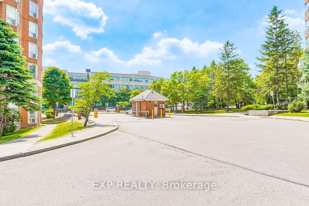 2 Bedrooms Condo at 410 Mclevin, Toronto For sale
