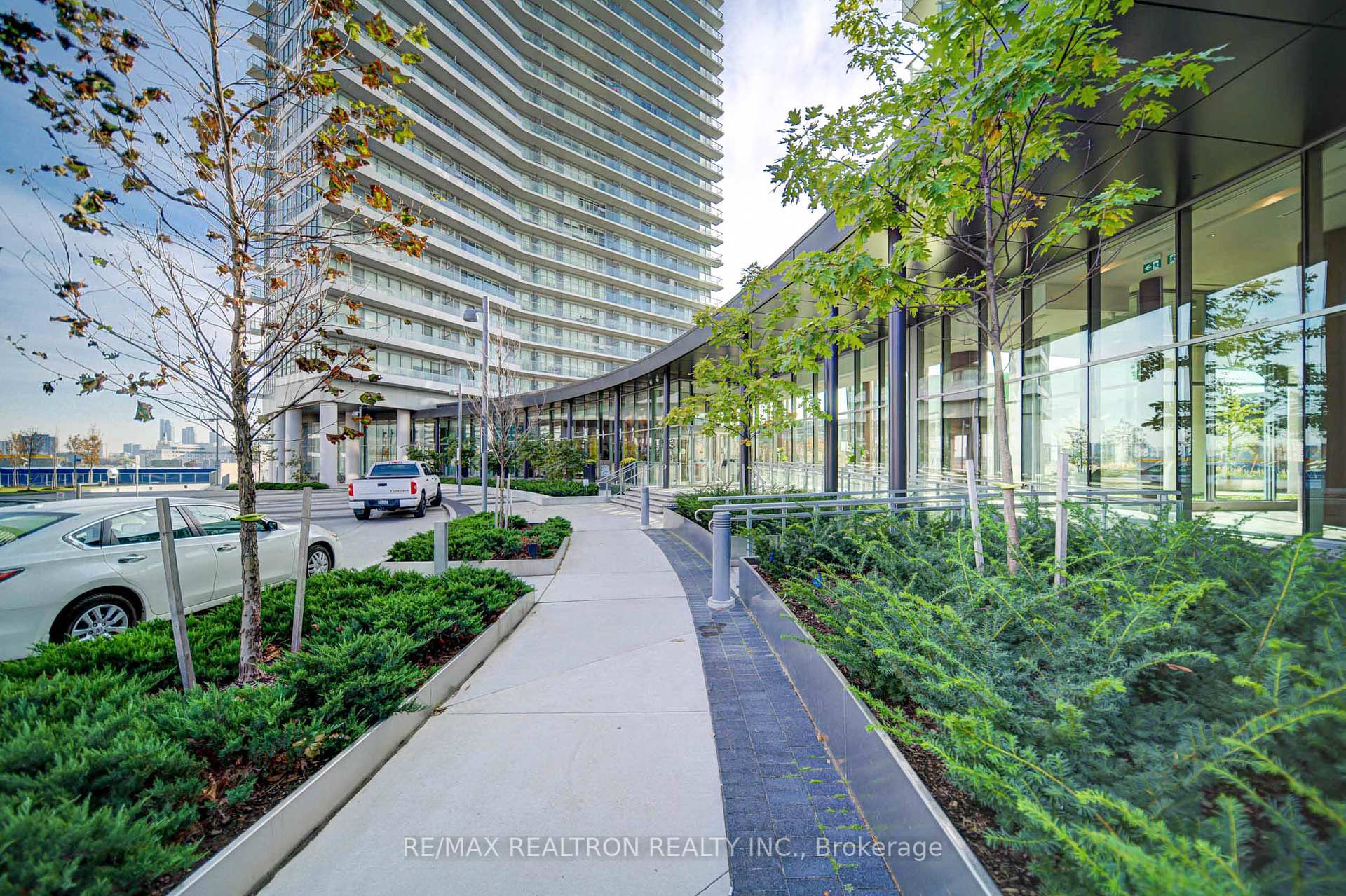 1 Bedroom Condo at 115 Mcmahon, Toronto For sale