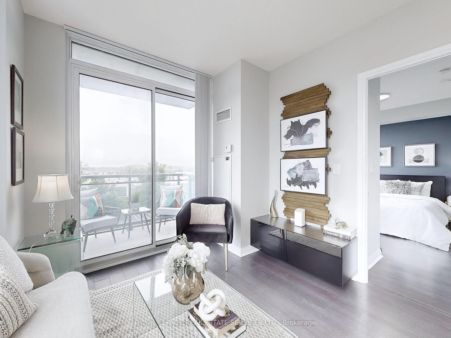 3 Bedrooms Condo at 5025 Four Springs, Mississauga For sale