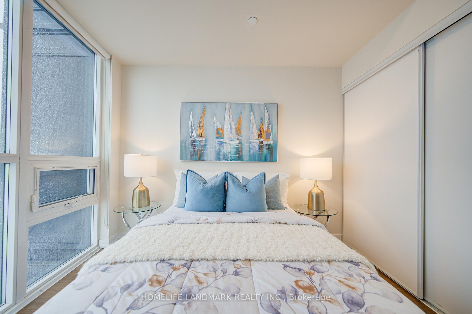 3 Bedrooms Condo at 4011 Brickstone, Mississauga For sale