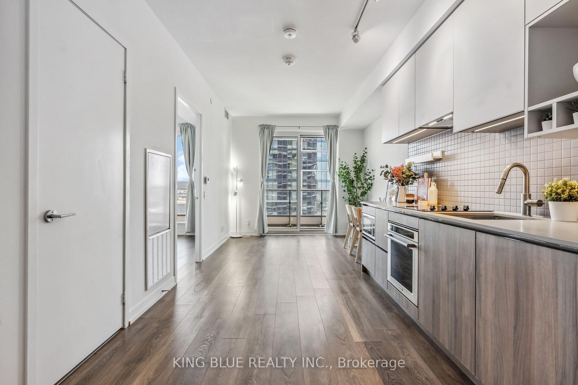 2 Bedrooms Condo at 950 Portage,  Vaughan For sale