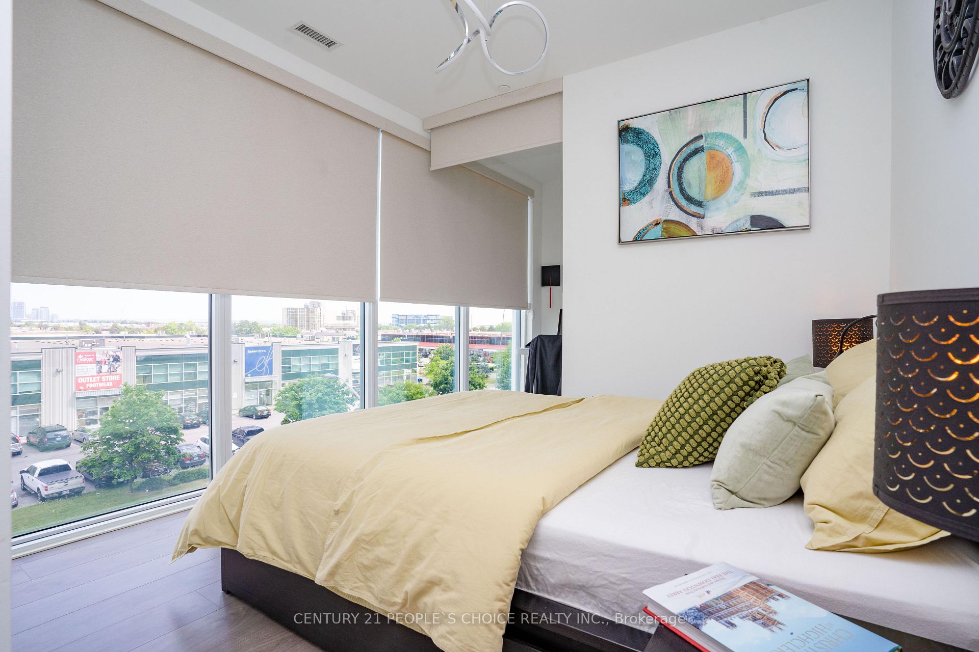 3 Bedrooms Condo at 950 Portage, Vaughan For sale