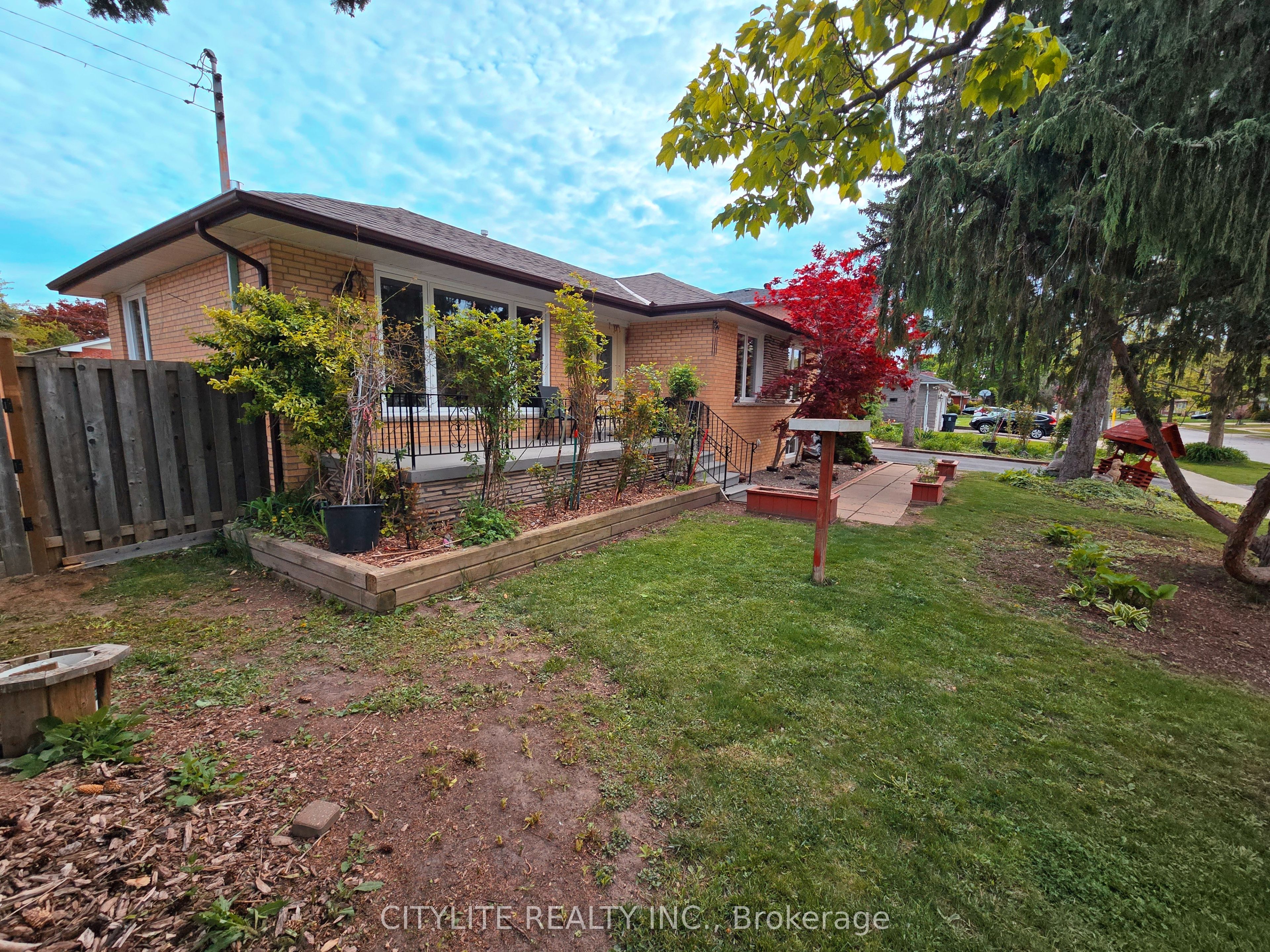 2 Emmeline Crescent