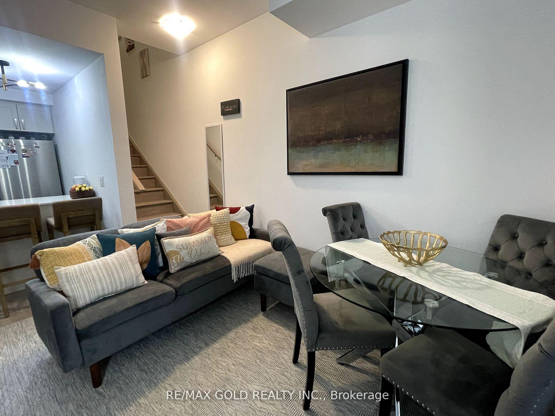 2 Bedrooms Condo at 1115 Douglas McCurdy Comm, Mississauga For sale