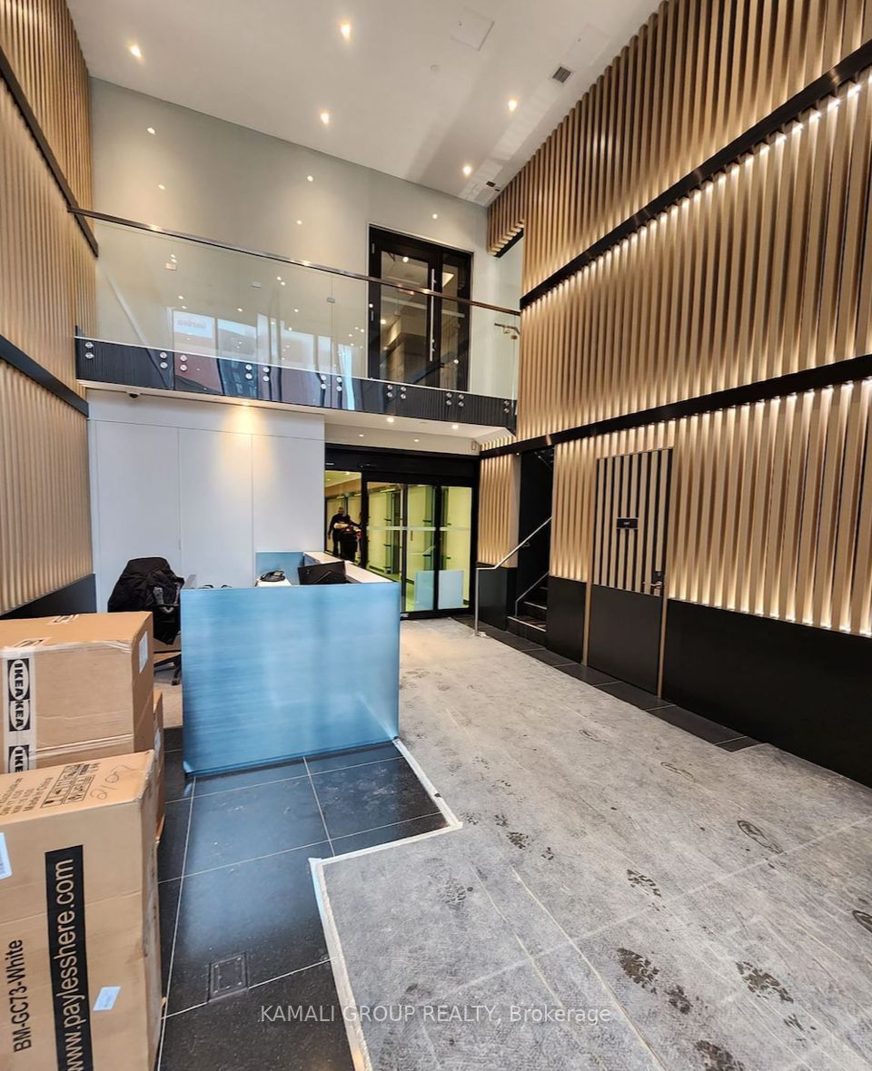 357 King Street W, #3707