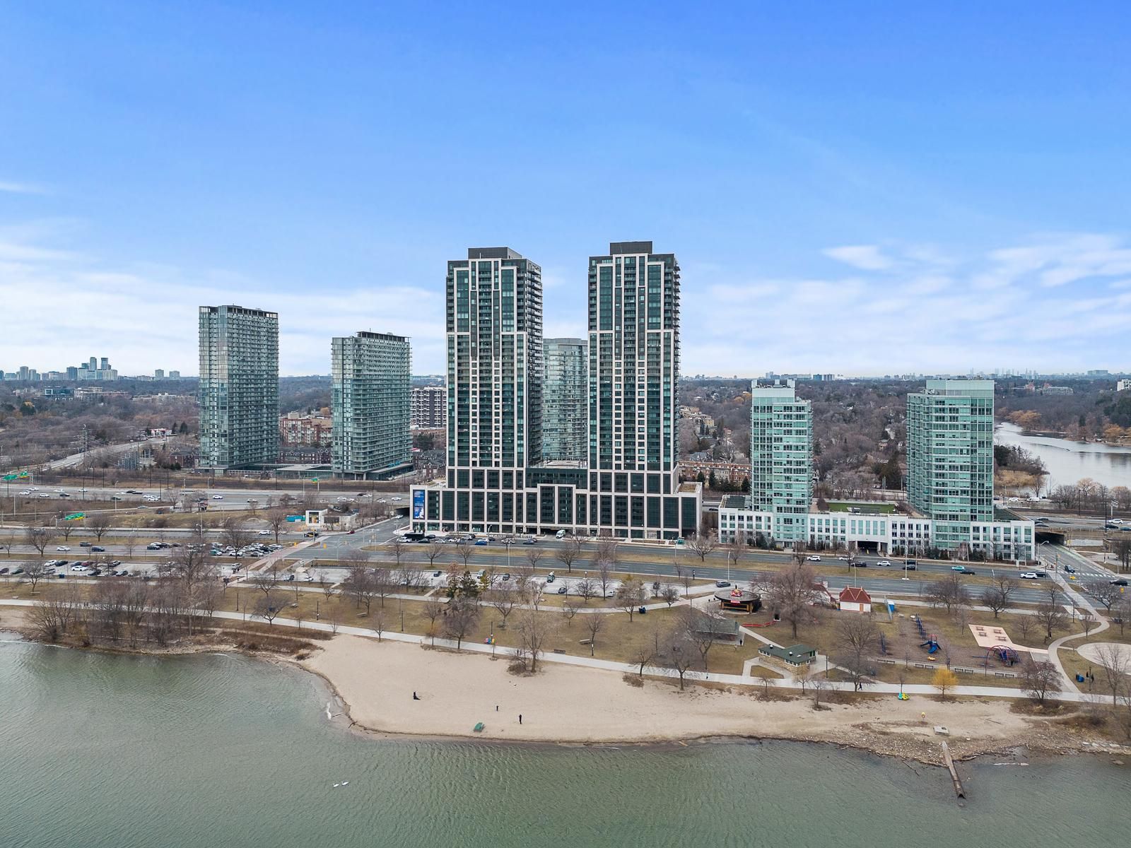 1928 Lakeshore Boulevard 4203