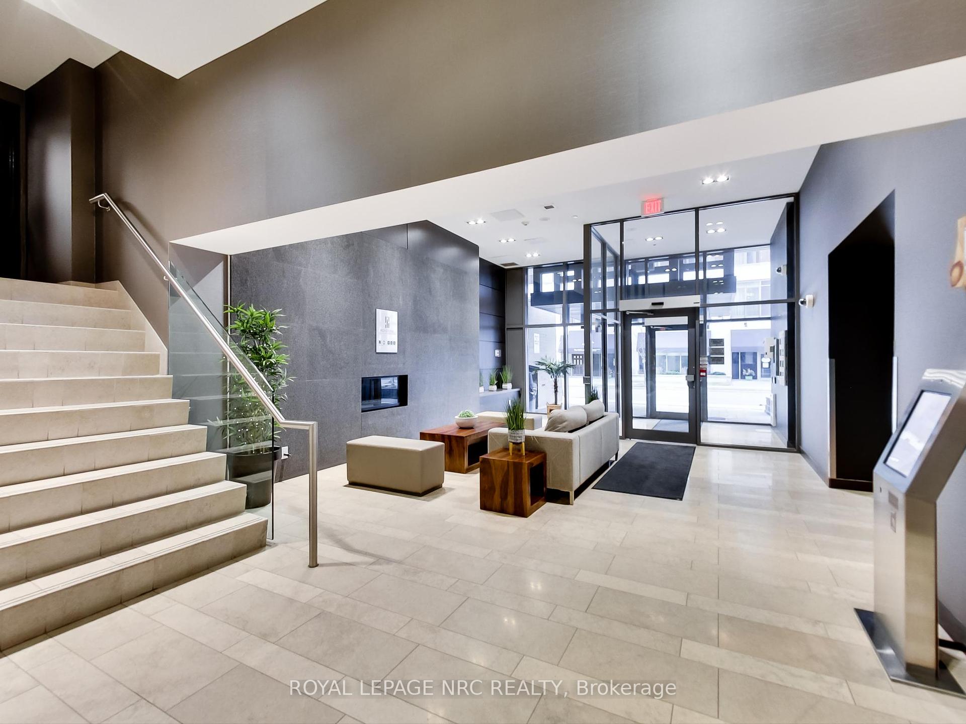 2 Bedrooms Co-op at 1940 Ironstone, Burlington For sale