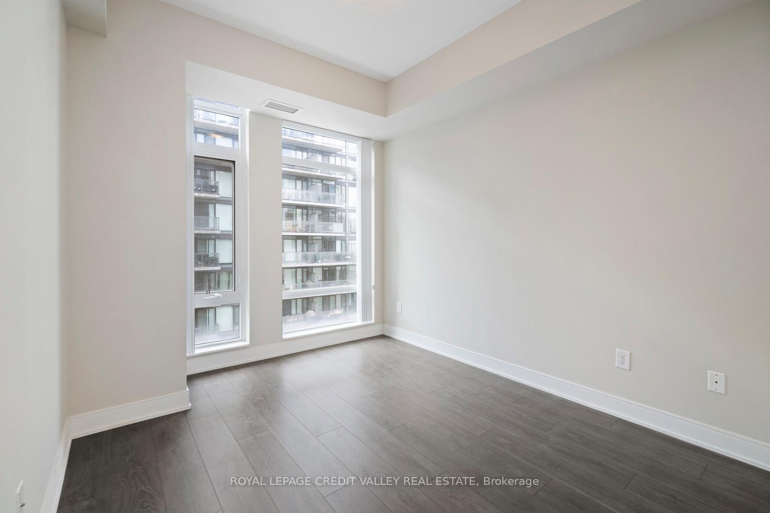 2 Bedrooms Condo at 525 Adelaide, Toronto For sale