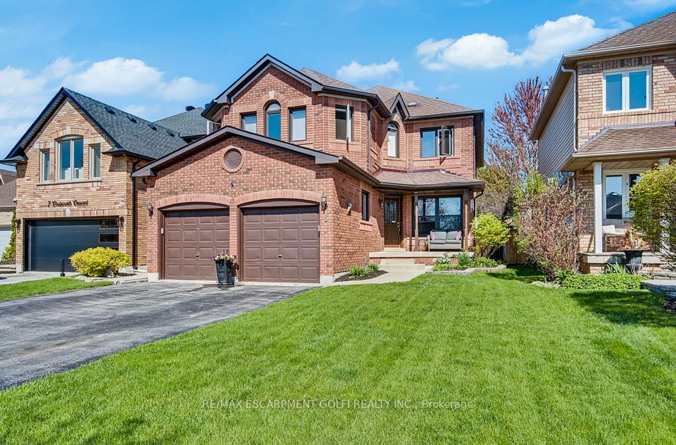 5 Chatsworth Crescent, Hamilton, ON L8B 0N6