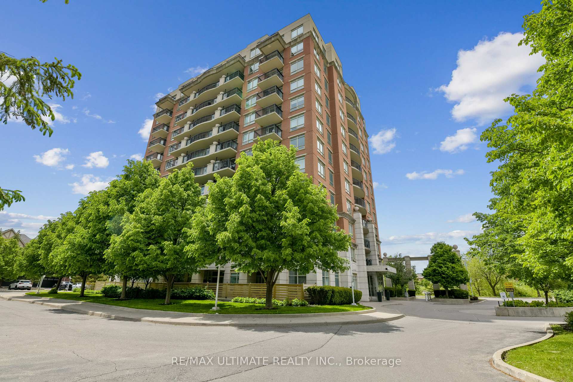 1 Bedroom Condo at 2325 Central Park, Oakville For sale