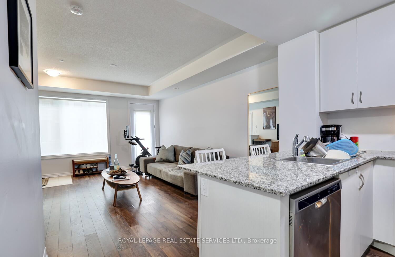 2 Bedrooms Condo at 100 Long Branch,  Toronto For sale