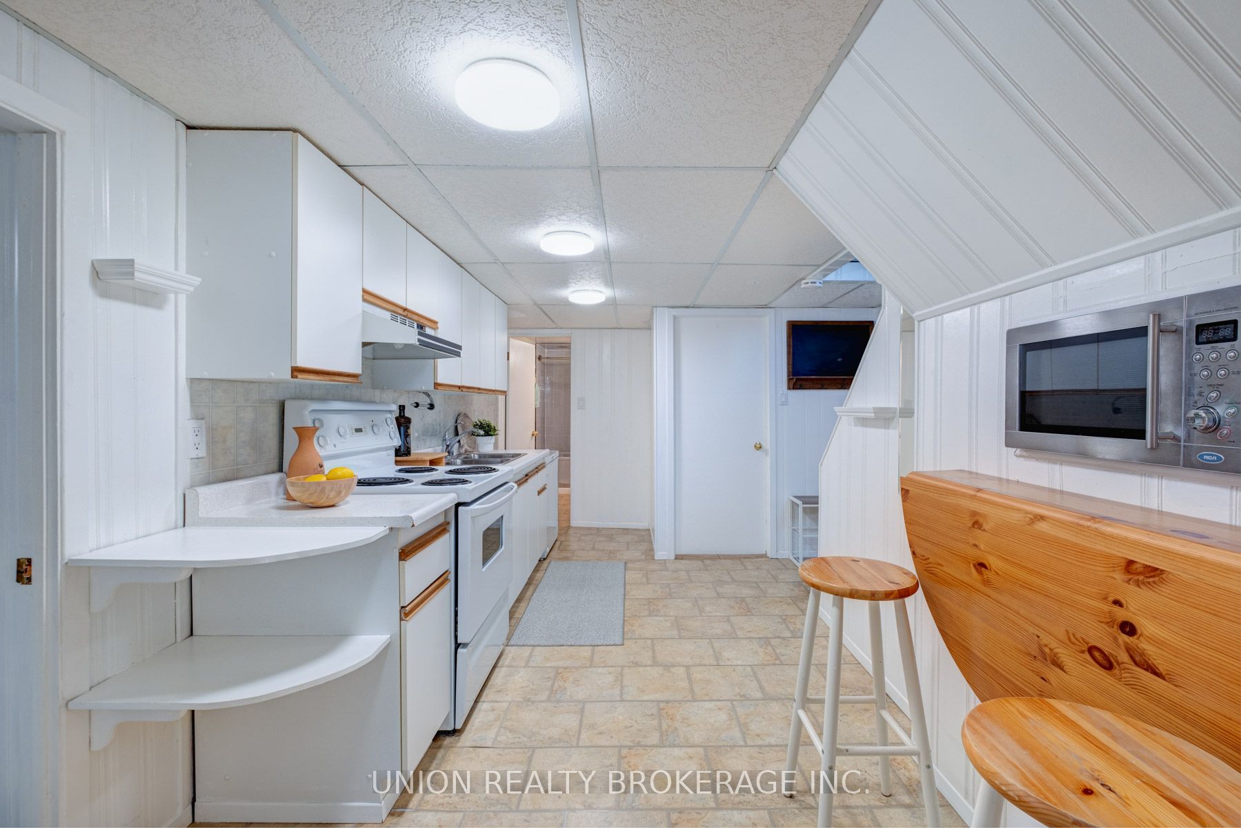 100 Lilian Drive