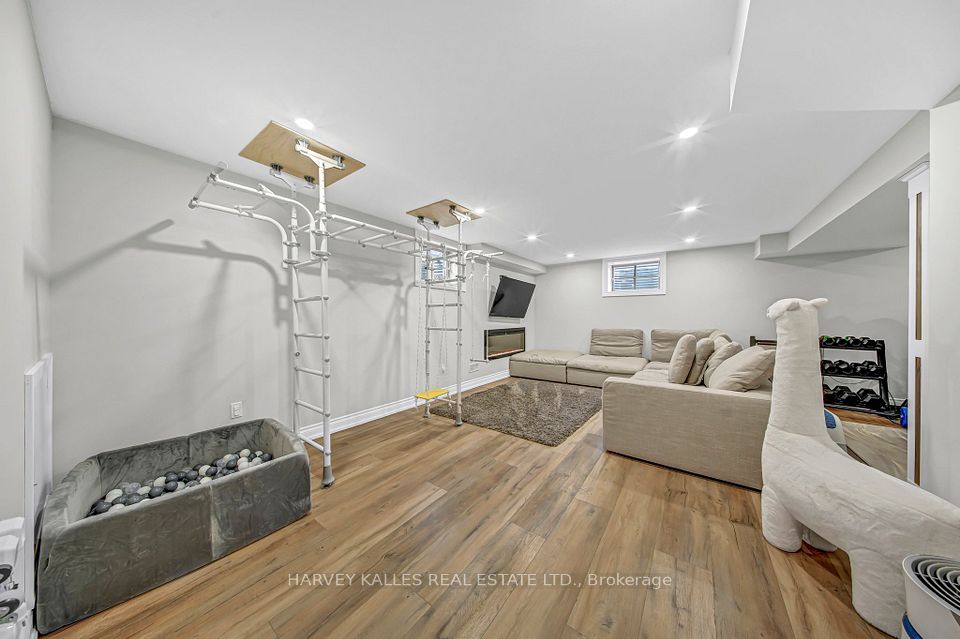 106 Shoreview Place