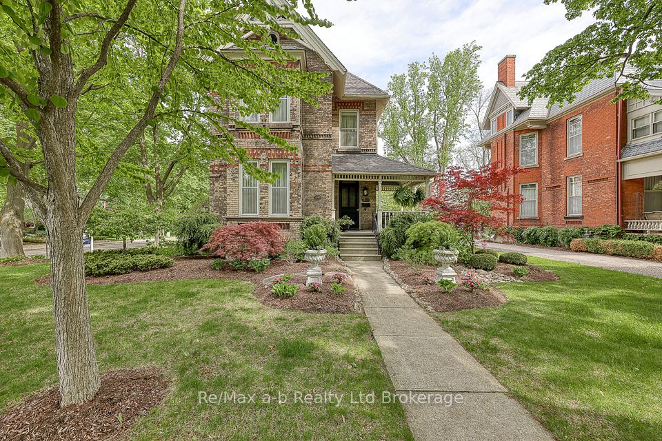 399 Drew Street