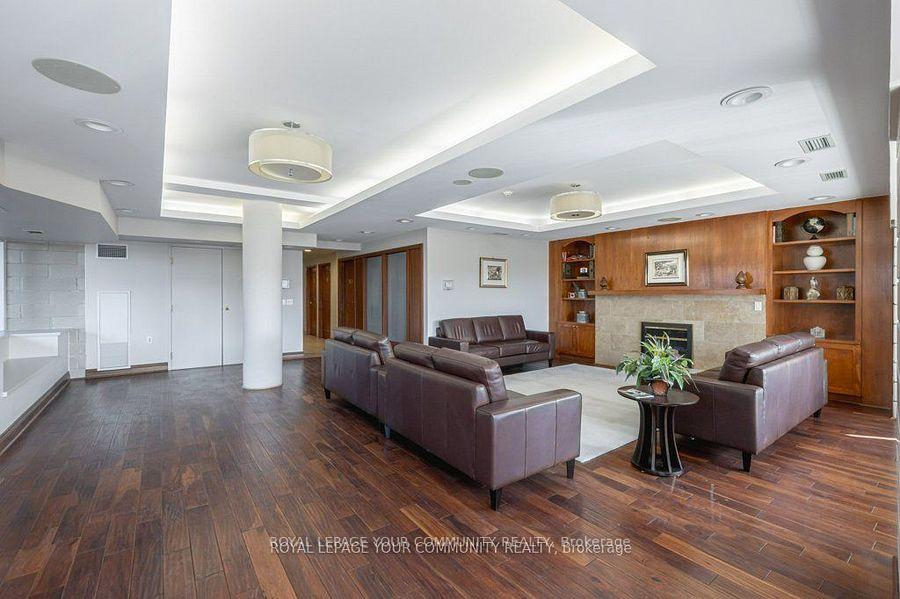 2 Bedrooms Condo at 2500 Rutherford, Vaughan For sale