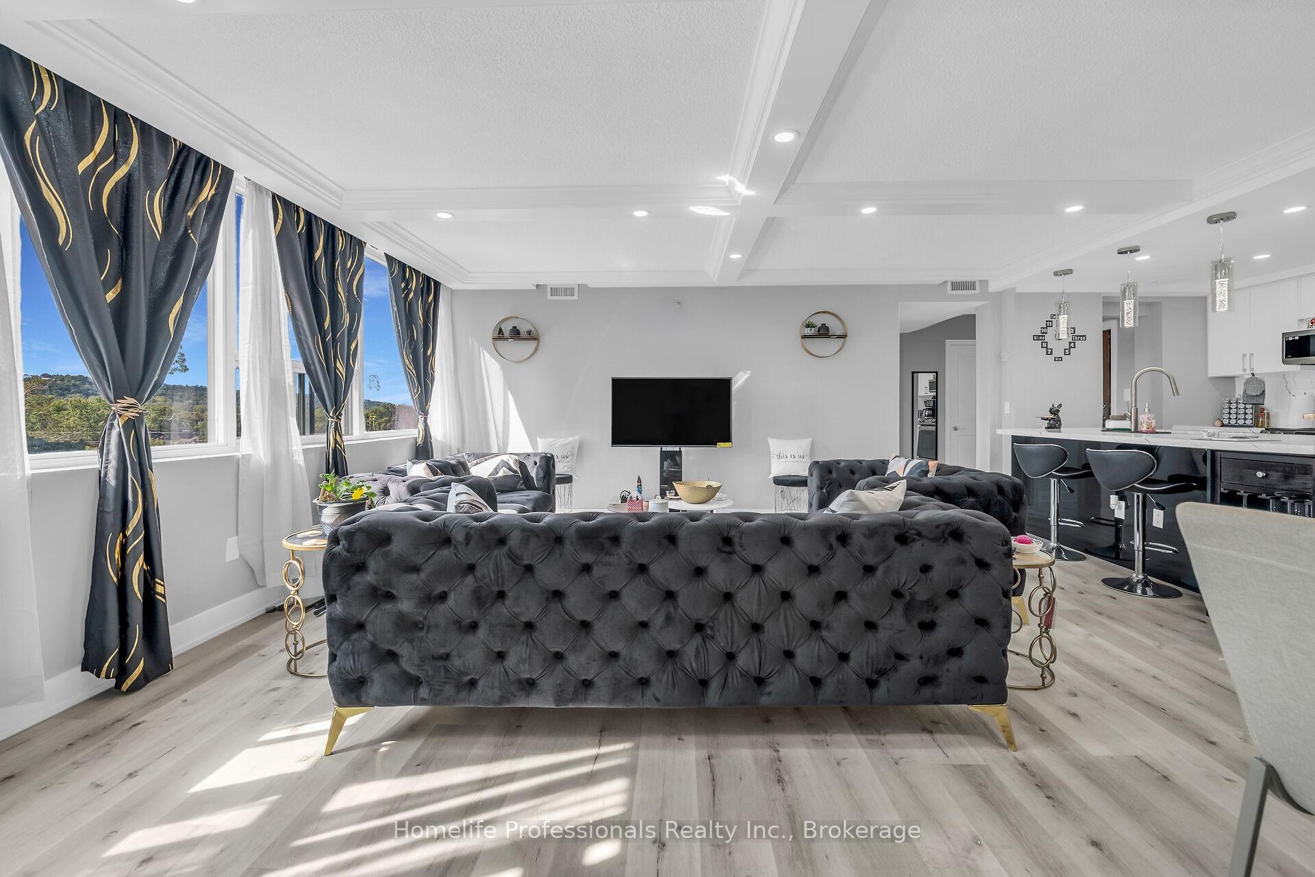 2 Bedrooms Condo at 120 Duke,  Hamilton For sale