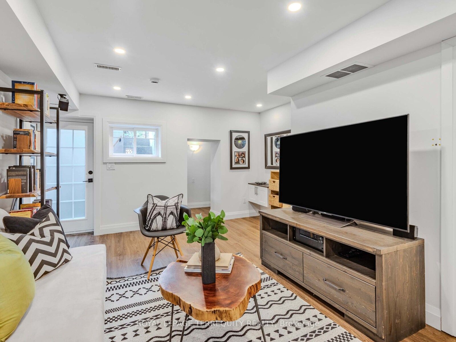 113 Sellers Avenue, Toronto, ON M6E 3T7