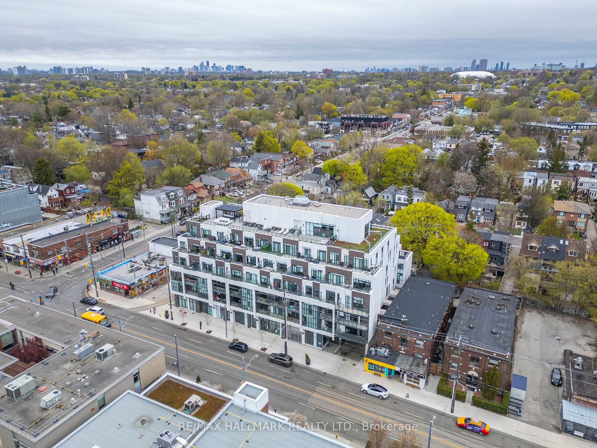 3 Bedrooms Condo at 1630 Queen, Toronto For sale