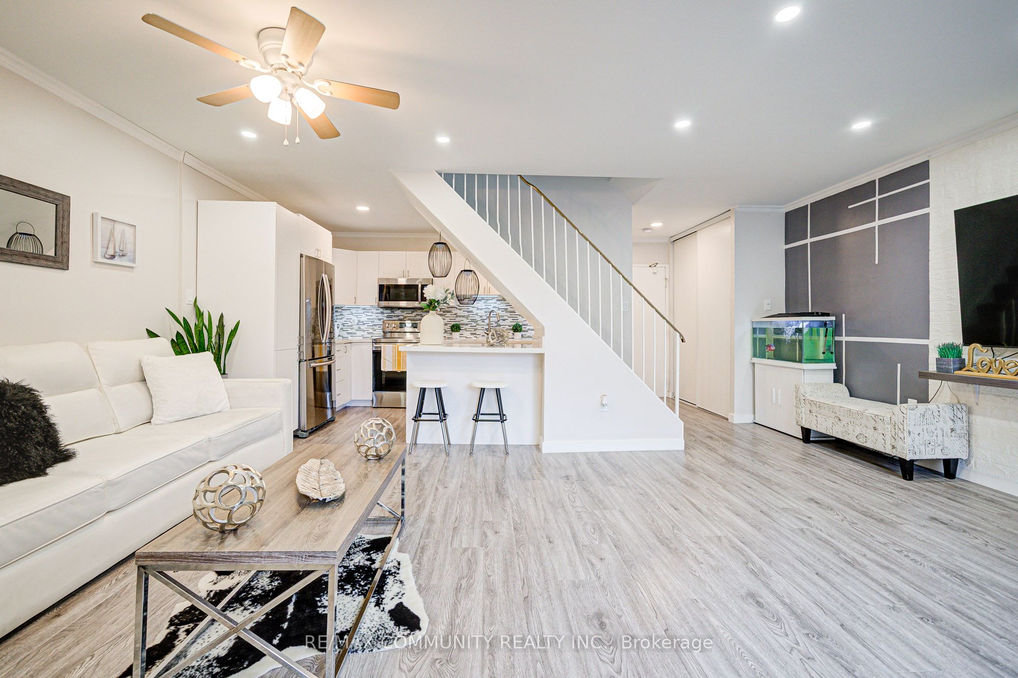 100 Mornelle Court, #1078