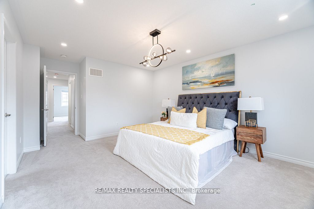 31 Enford Crescent