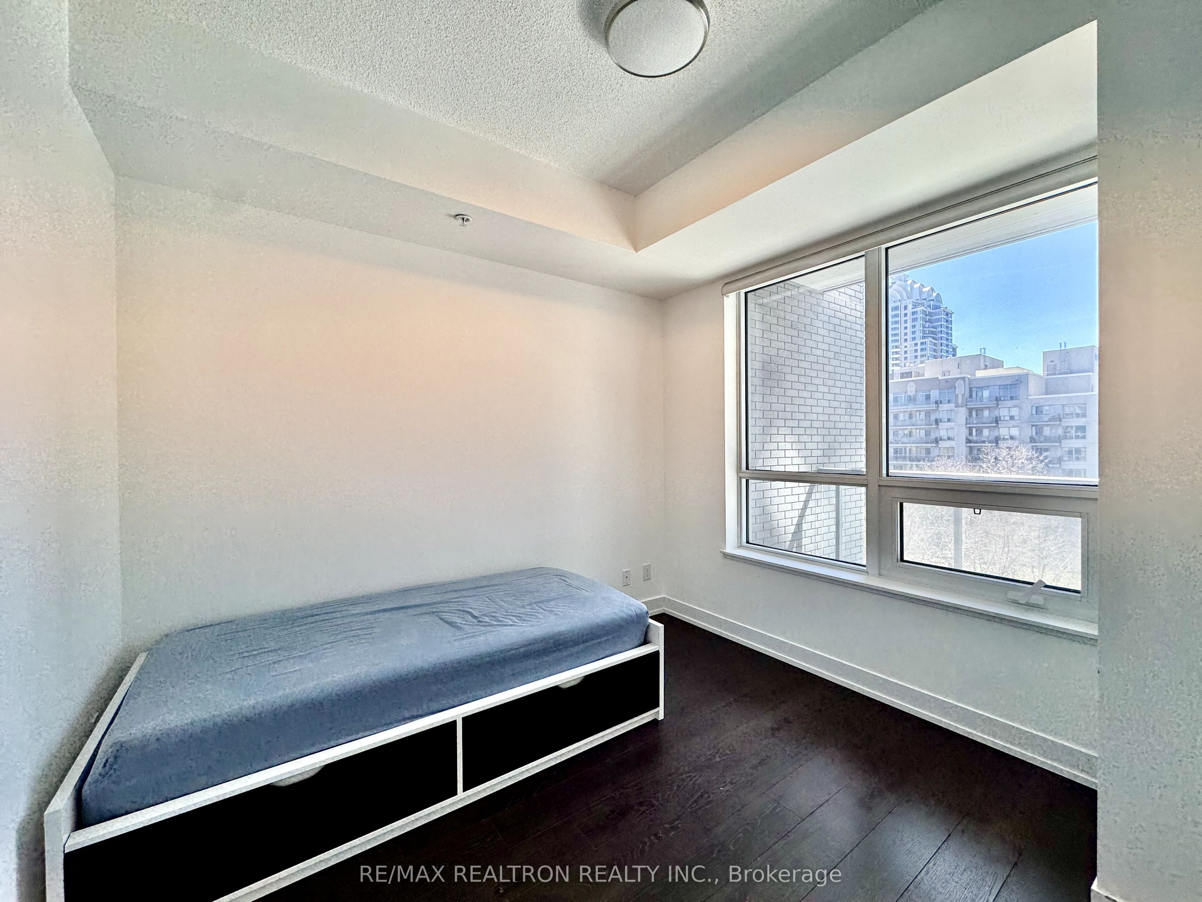 7 Kenaston Gardens, #329