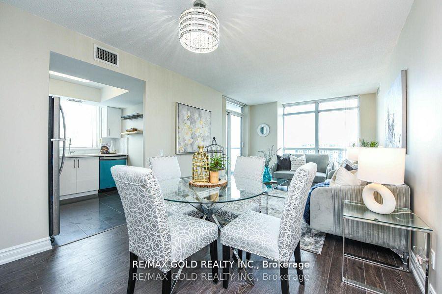 2 Bedrooms Condo at 30 Harrison Garden, Toronto For sale