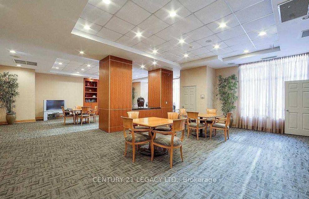 1 Bedroom Condo at 155 Beecroft, Toronto For sale