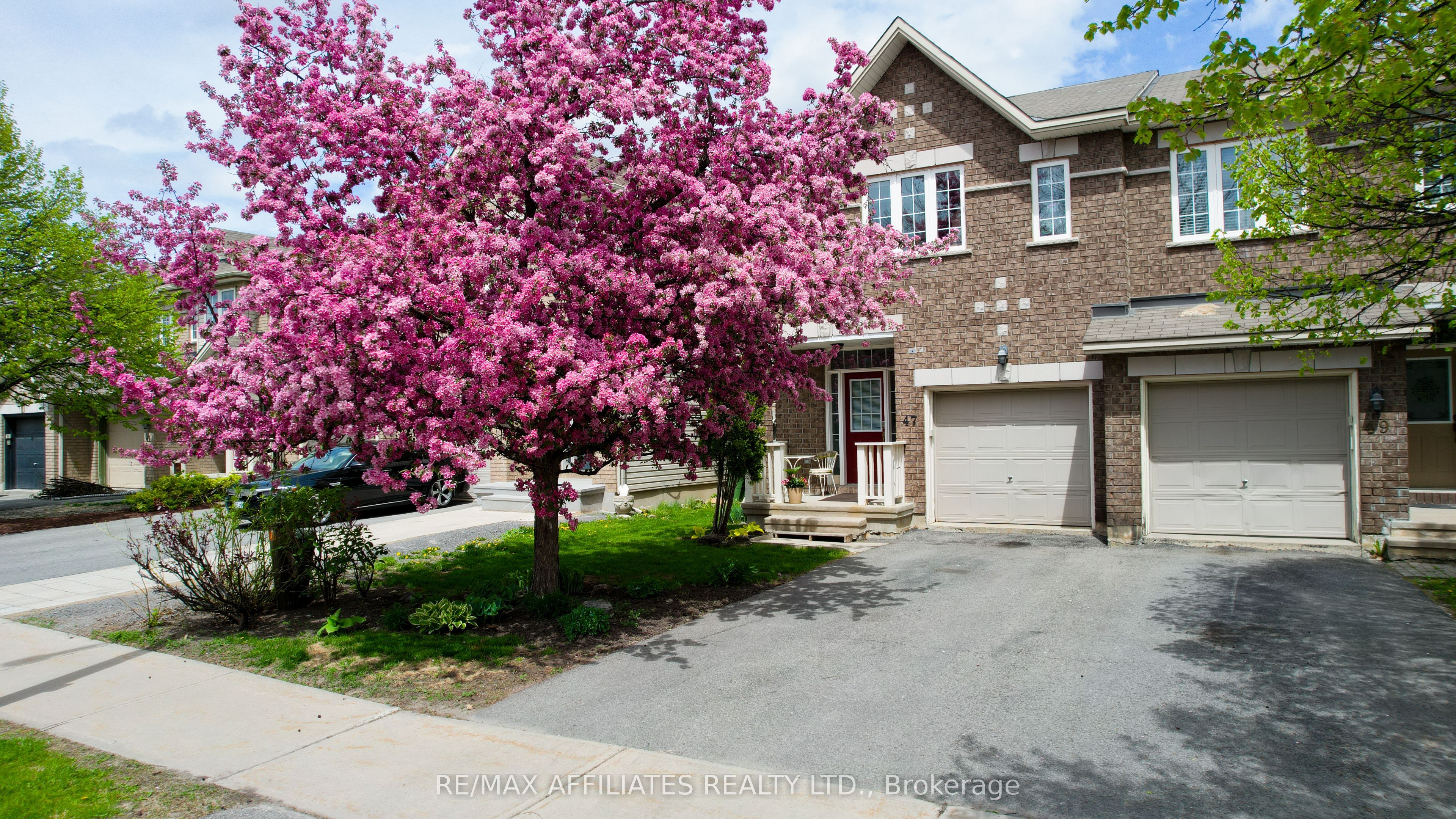 47 Saddlesmith Circle, Kanata, ON K2M 2Y9