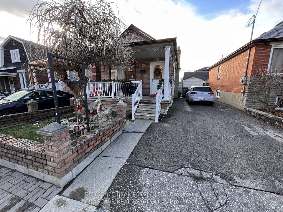 244 Rosethorn