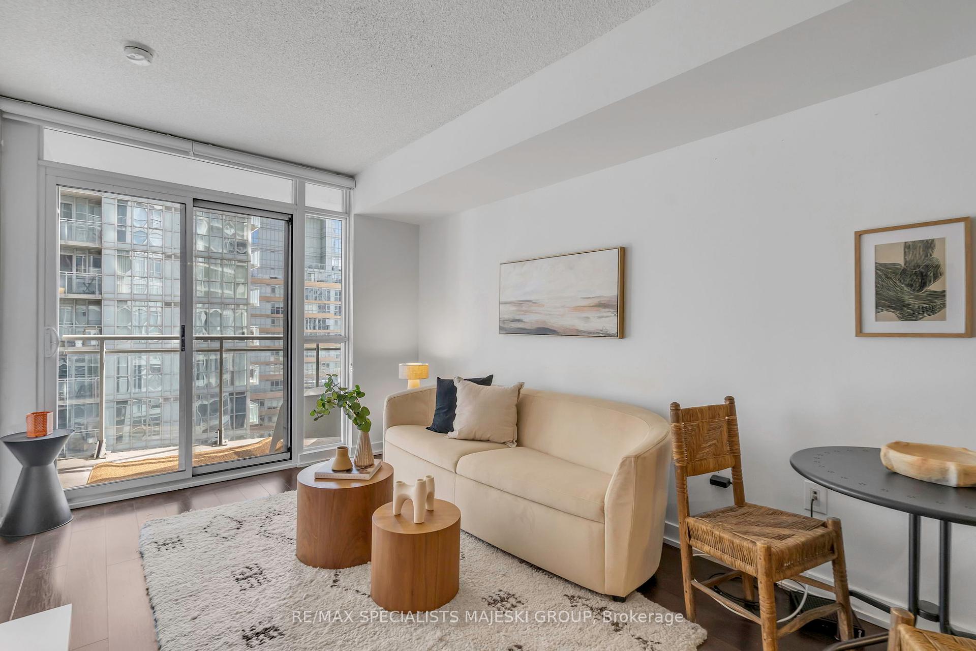 2 Bedrooms Condo at 21 Iceboat,  Toronto For sale