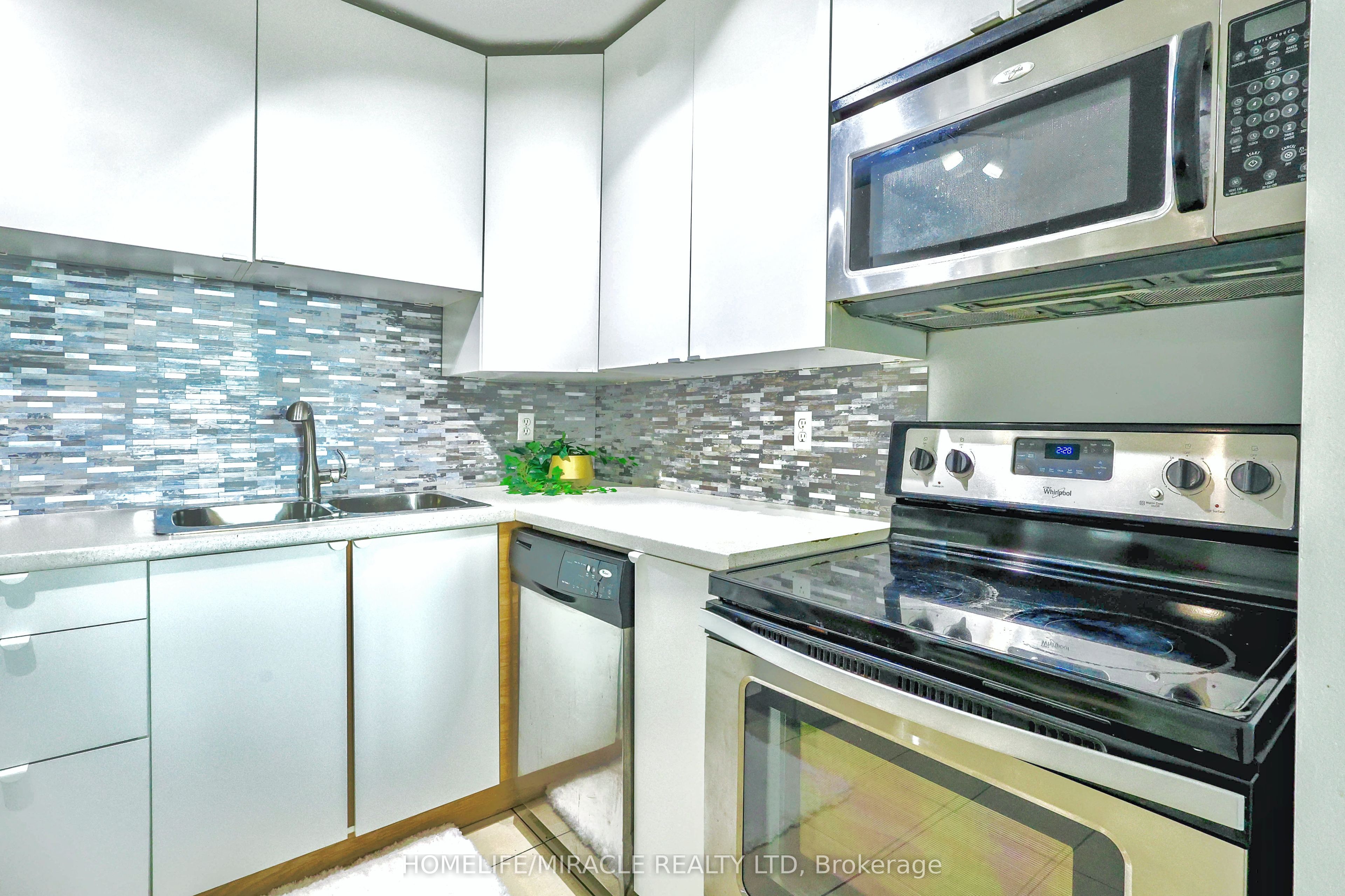 #1715 - 145 Hillcrest Avenue, Mississauga, ON L5B 3Z1
