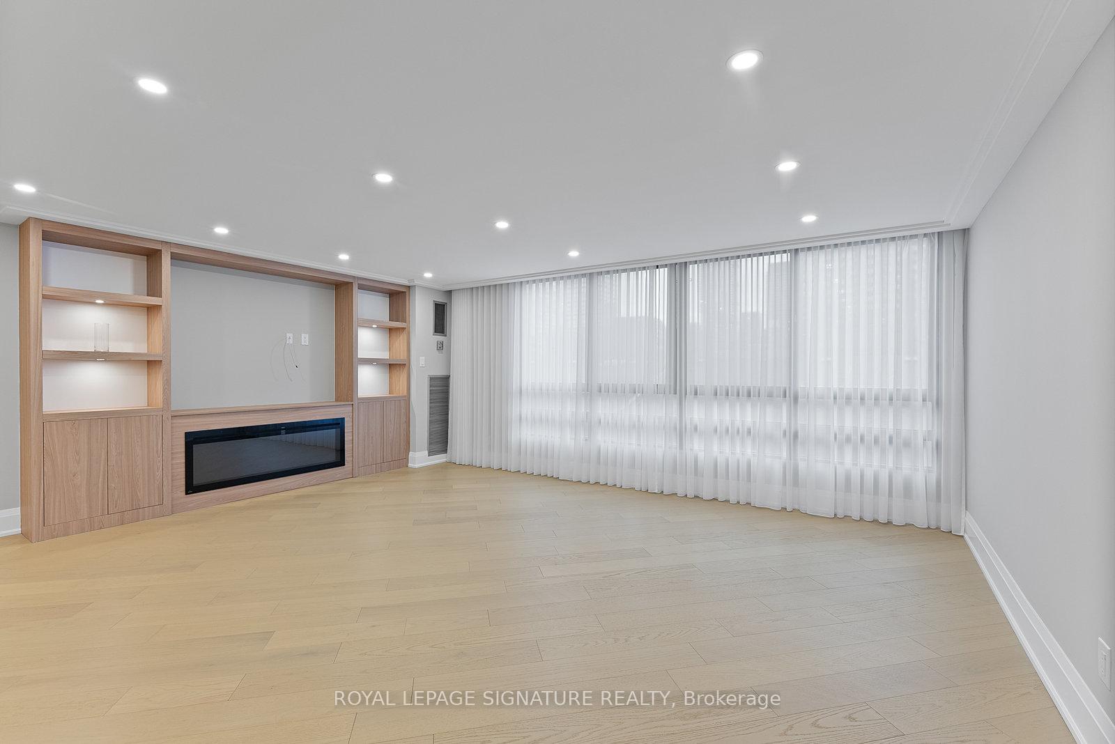 2 Bedrooms Condo at 77 Carlton,  Toronto For sale