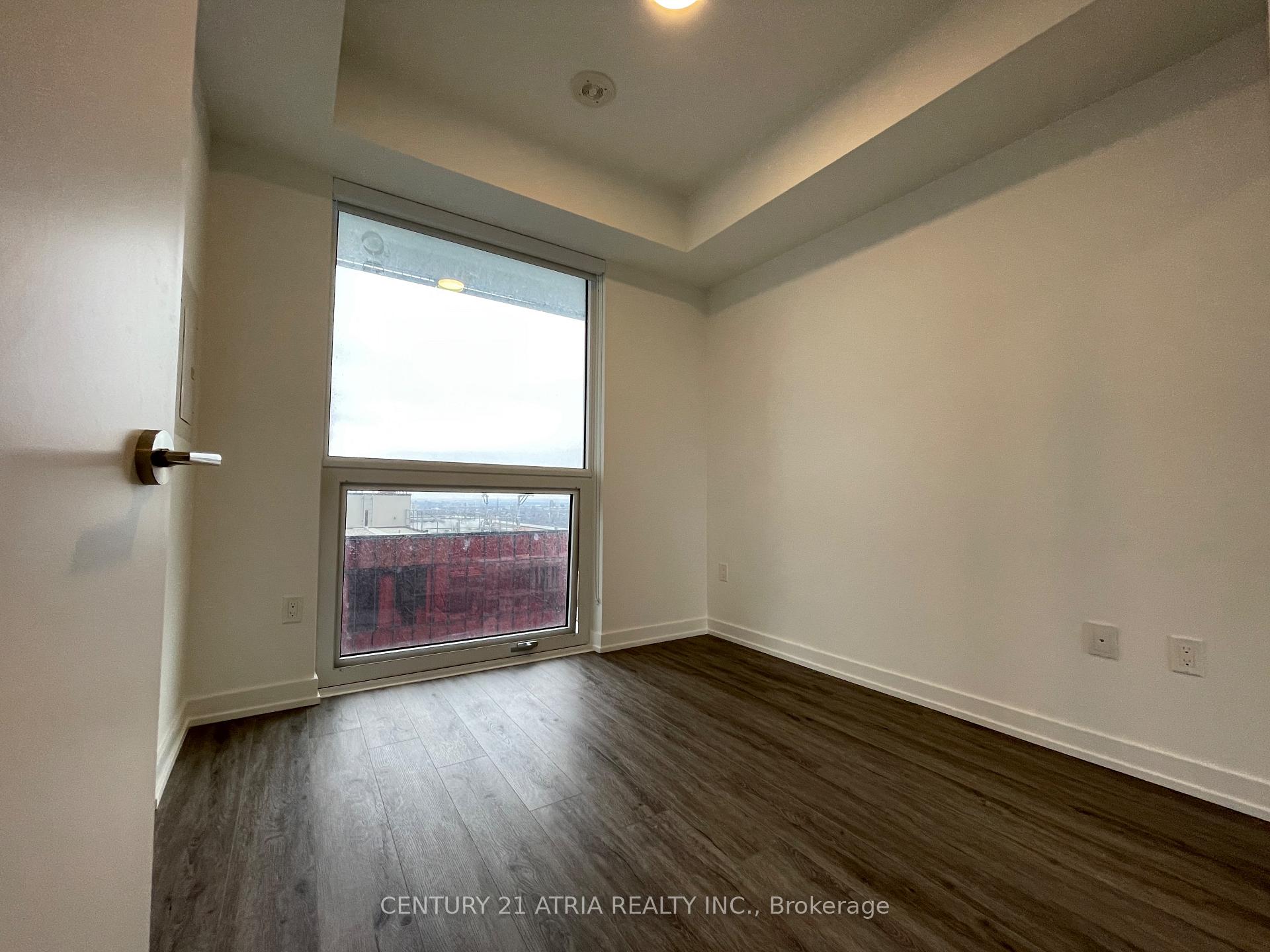 2 Bedrooms Condo at 39 ROEHAMPTON, Toronto For sale