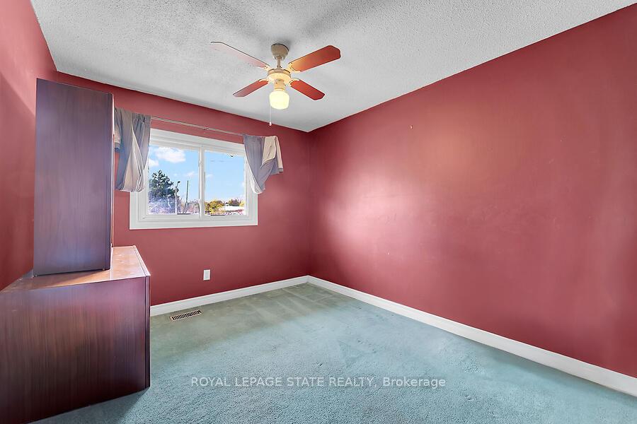 3 Bedrooms Condo at 977 Francis,  Burlington For sale
