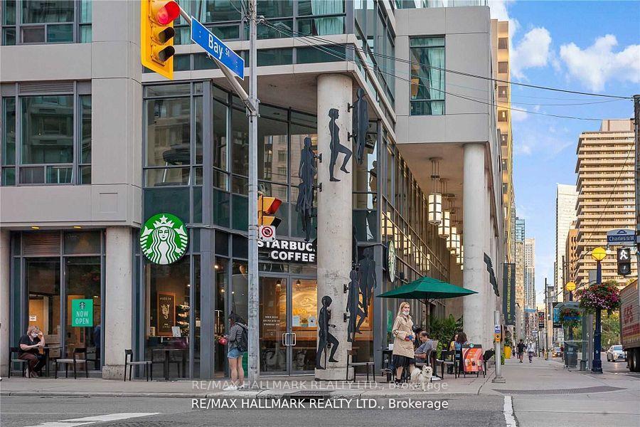 2 Bedrooms Condo at 1121 Bay, Toronto For sale