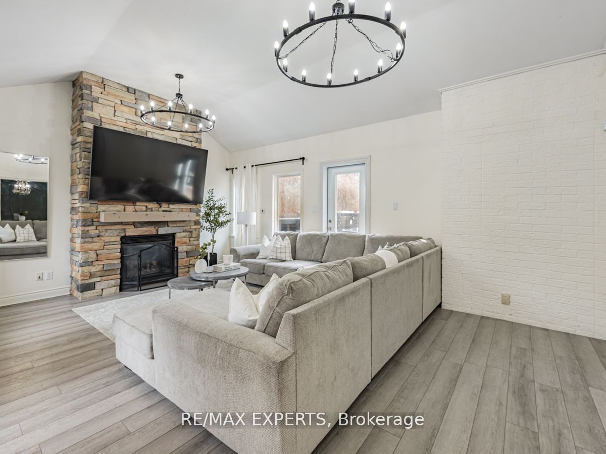 32 Rosebury Lane