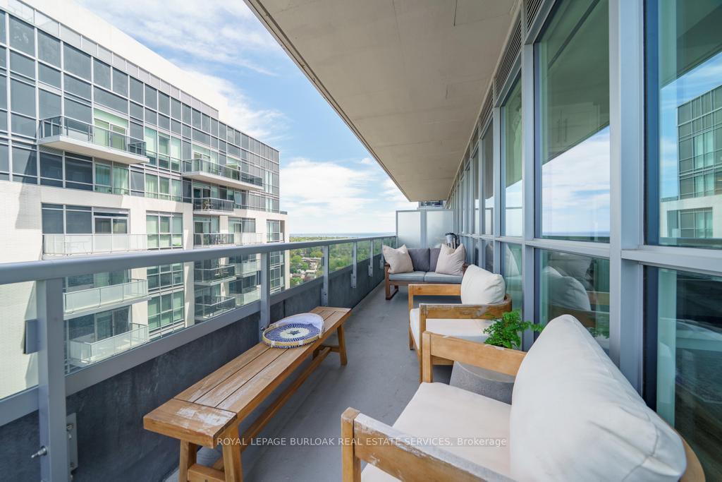 2 Bedrooms Condo at 2087 Fairview, Burlington For sale