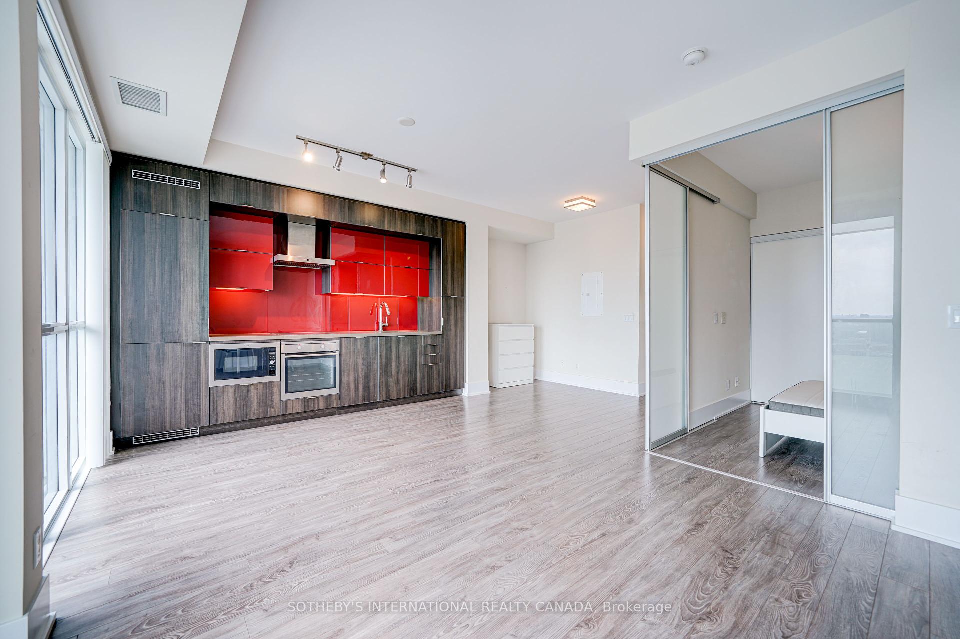 2 Bedrooms Condo at 300 Front, Toronto For sale