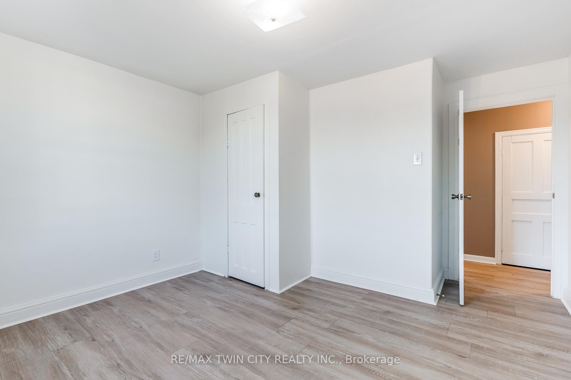 4 Bedrooms Other at 45 East Bend, Hamilton For sale