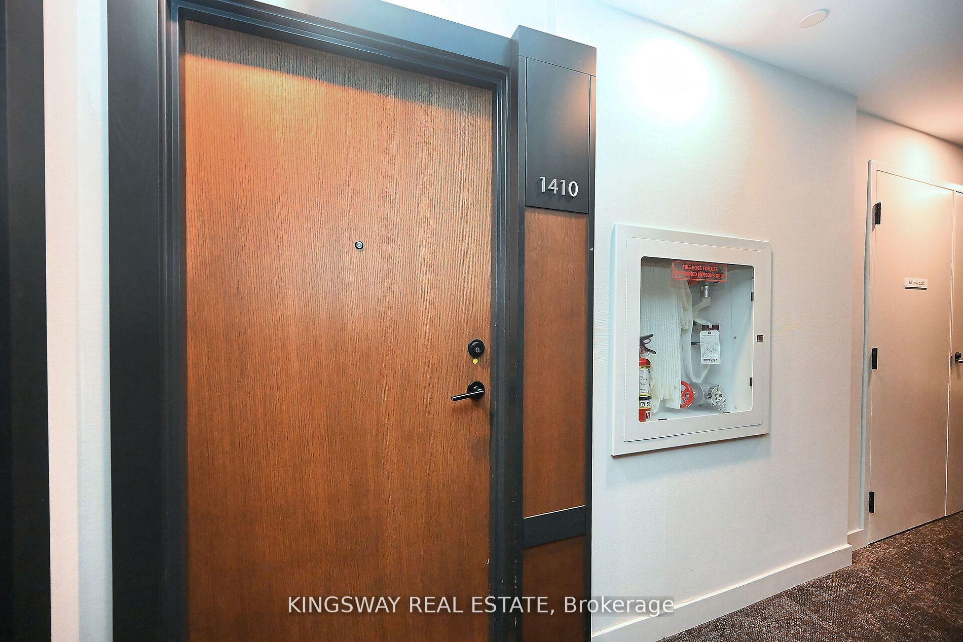 2 Bedrooms Condo at 4065 Confederation, Mississauga For sale