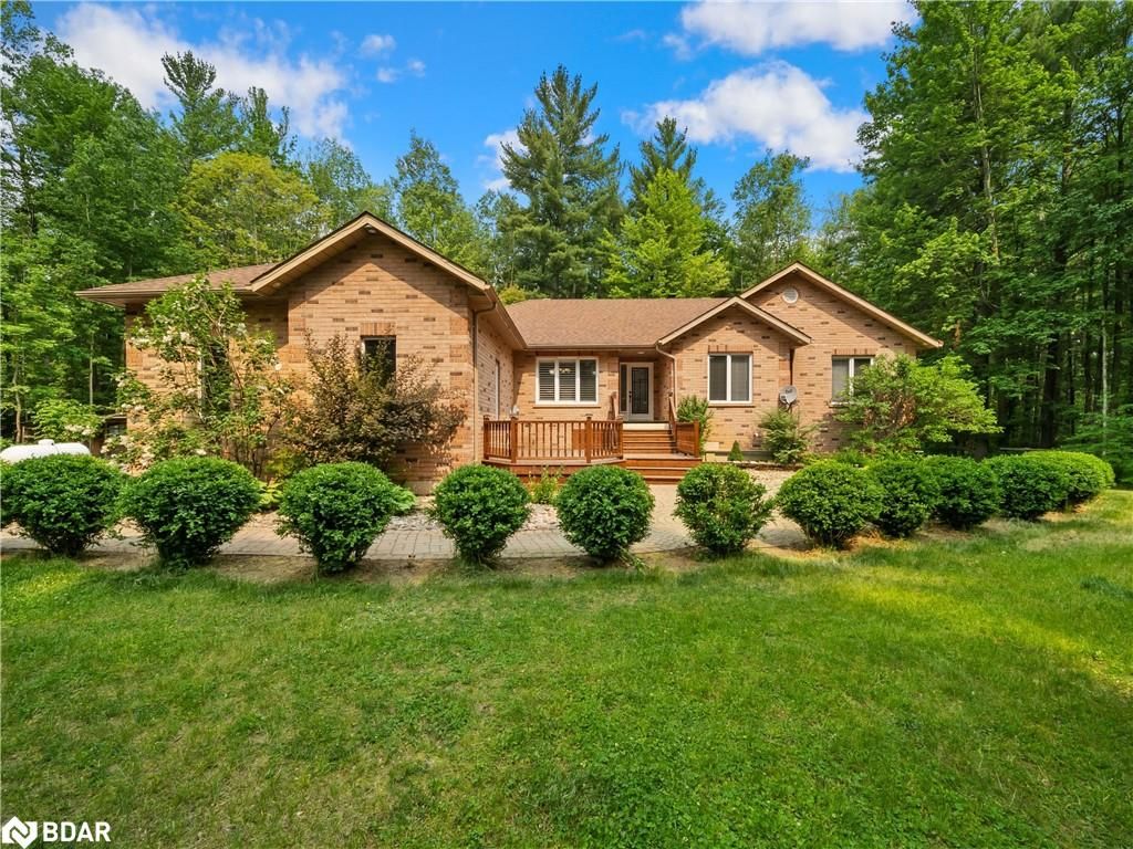 40 WOODLAND Heights Adjala-Tosorontio Ontario L0M 1J0