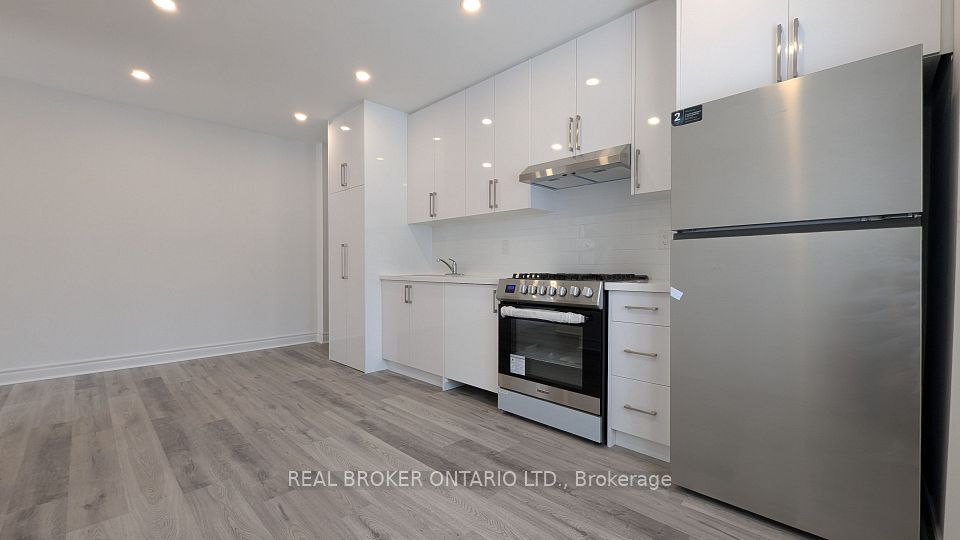 1150 Woodbine