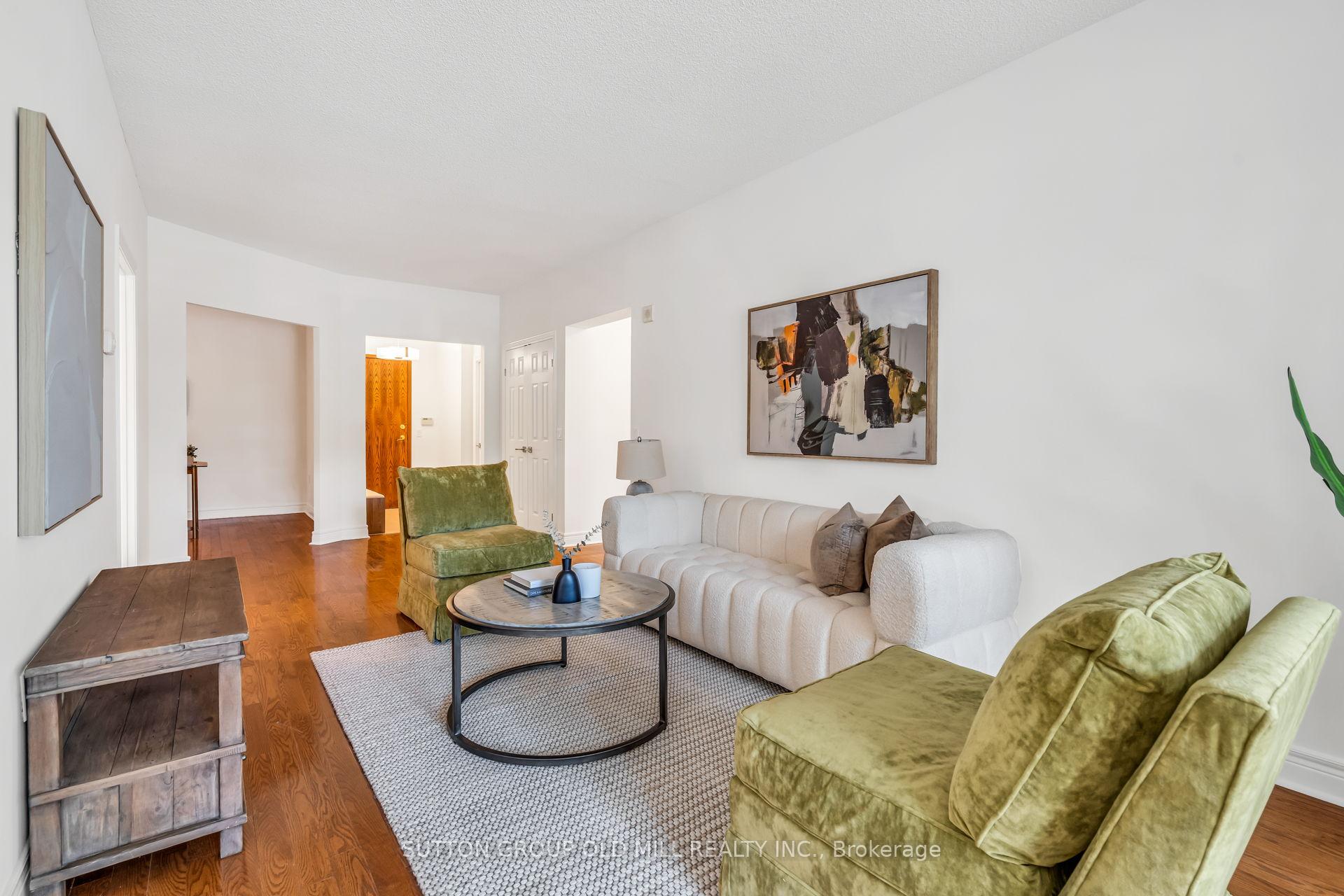 3 Bedrooms Condo at 10 Old Mill, Toronto For sale