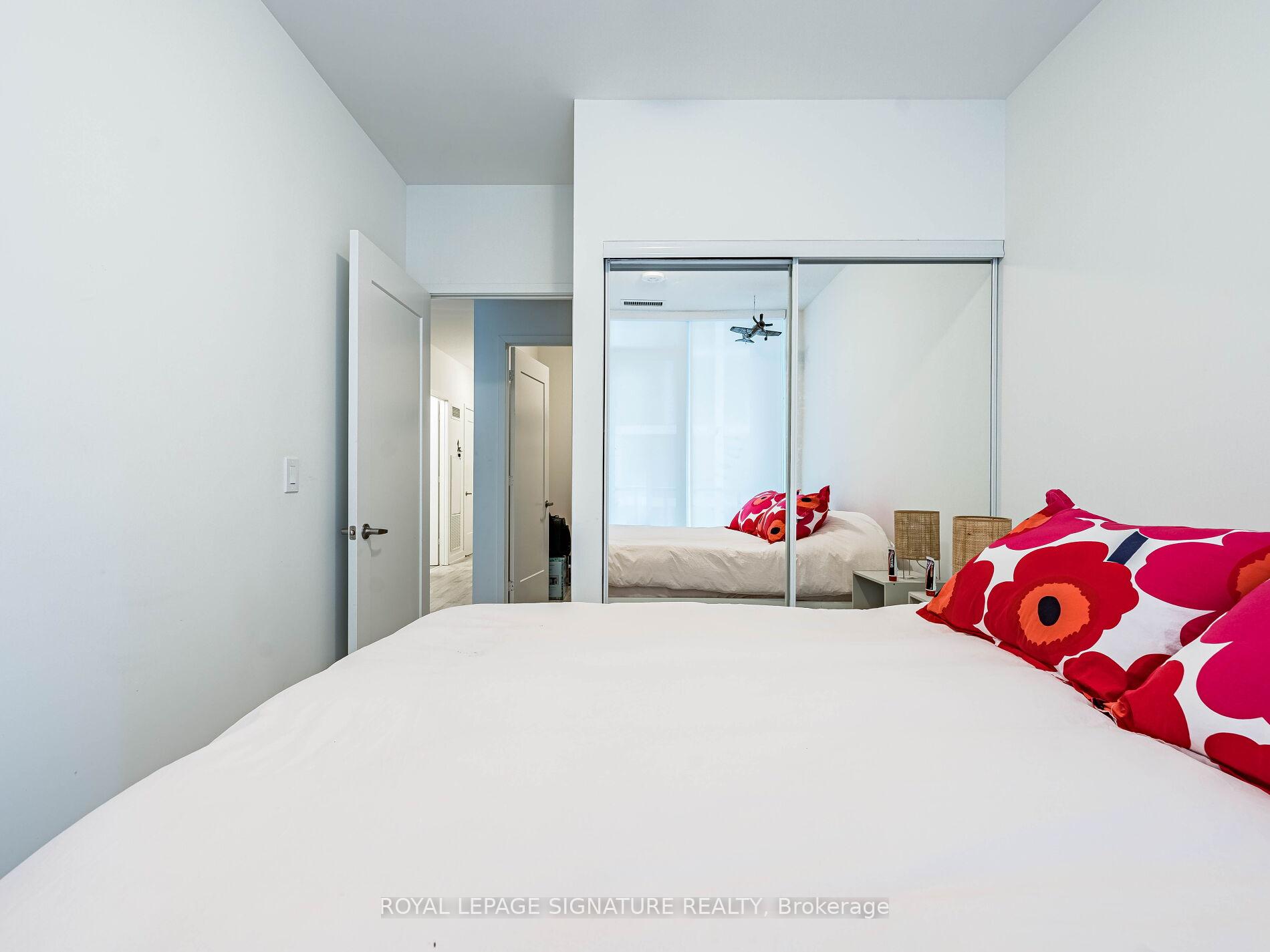 2 Bedrooms Condo at 60 Princess, Toronto For sale