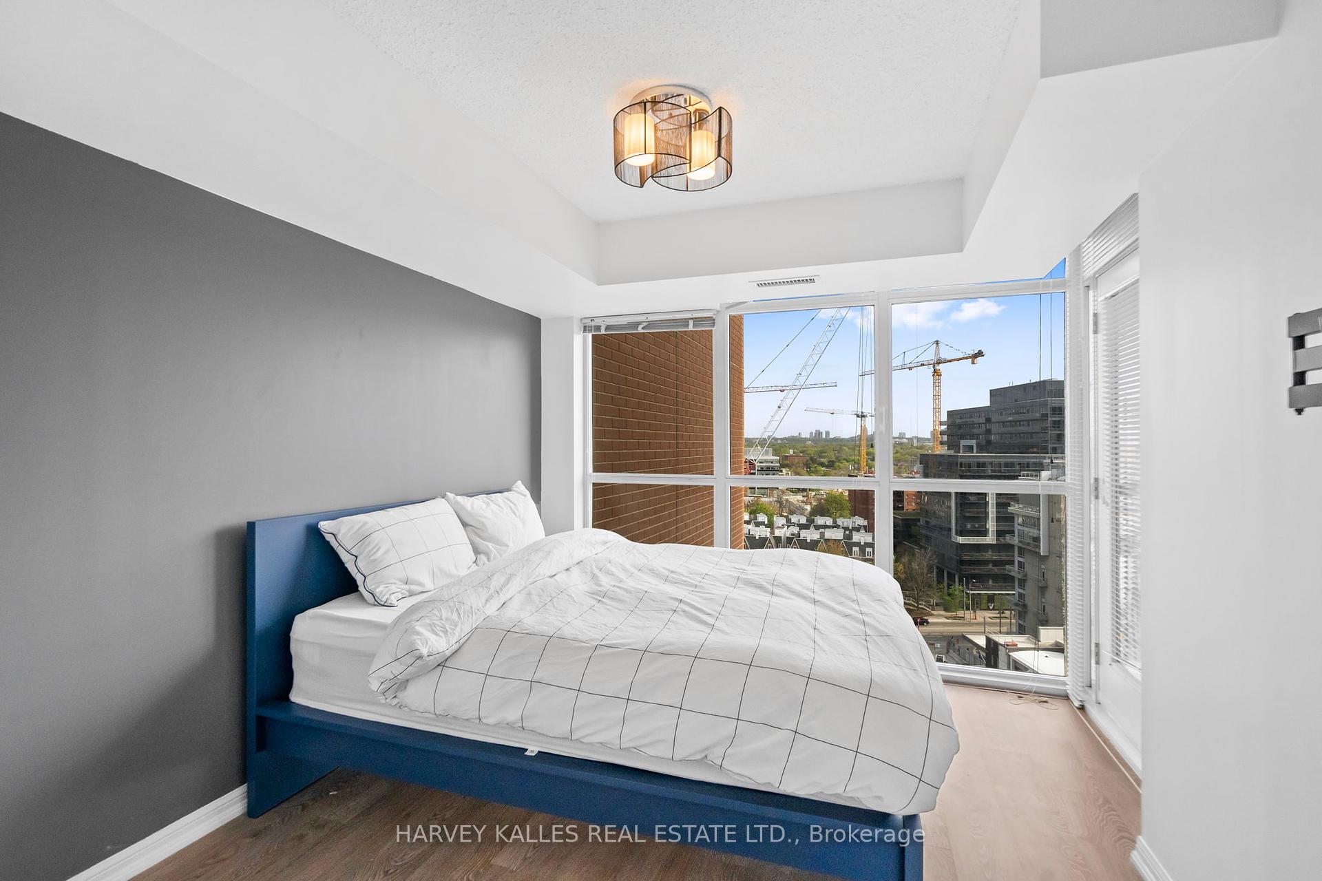 125 Western Battery Road 1316