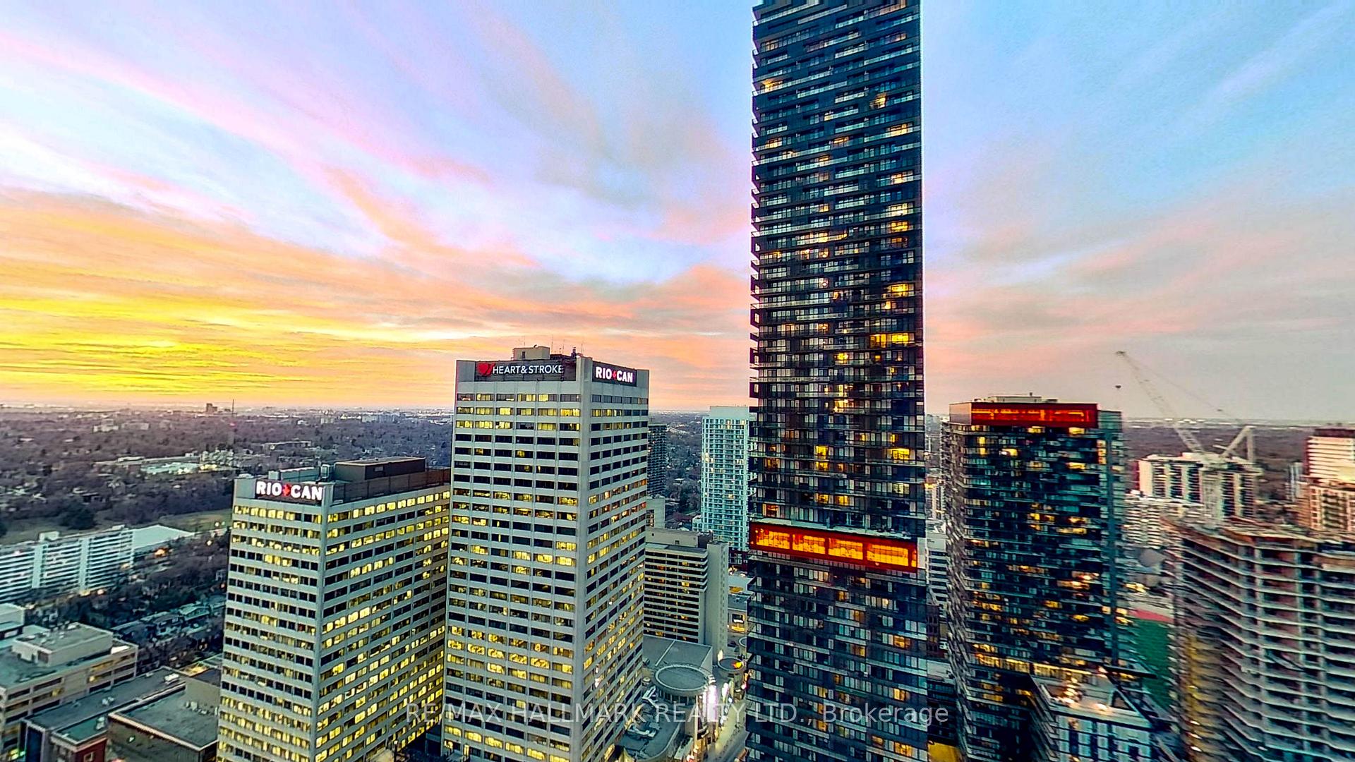 2 Bedrooms Condo at 2221 Yonge,  Toronto For sale