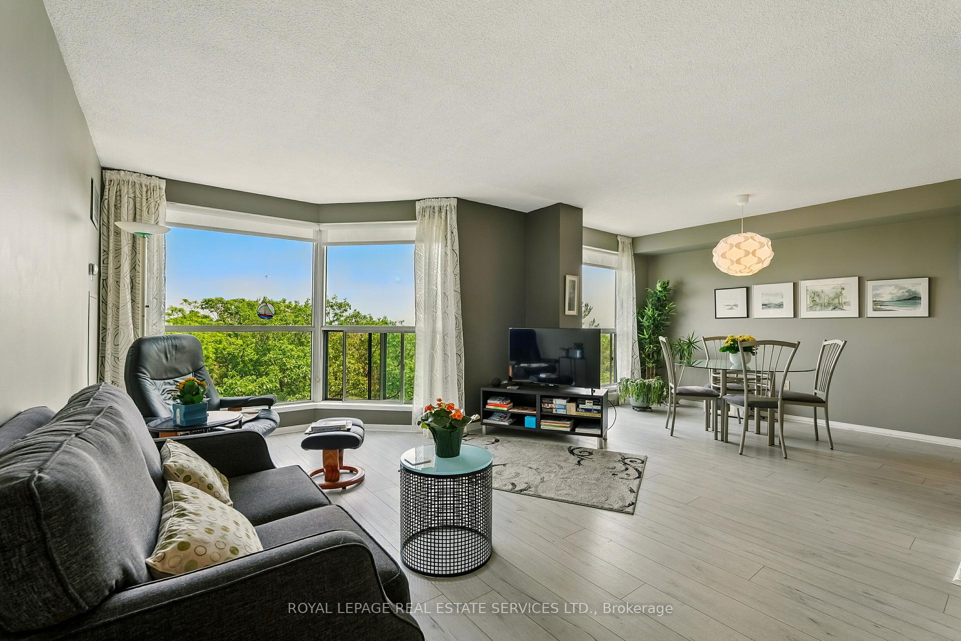 1 Bedroom Condo at 2155 Burnhamthorpe, Mississauga For sale