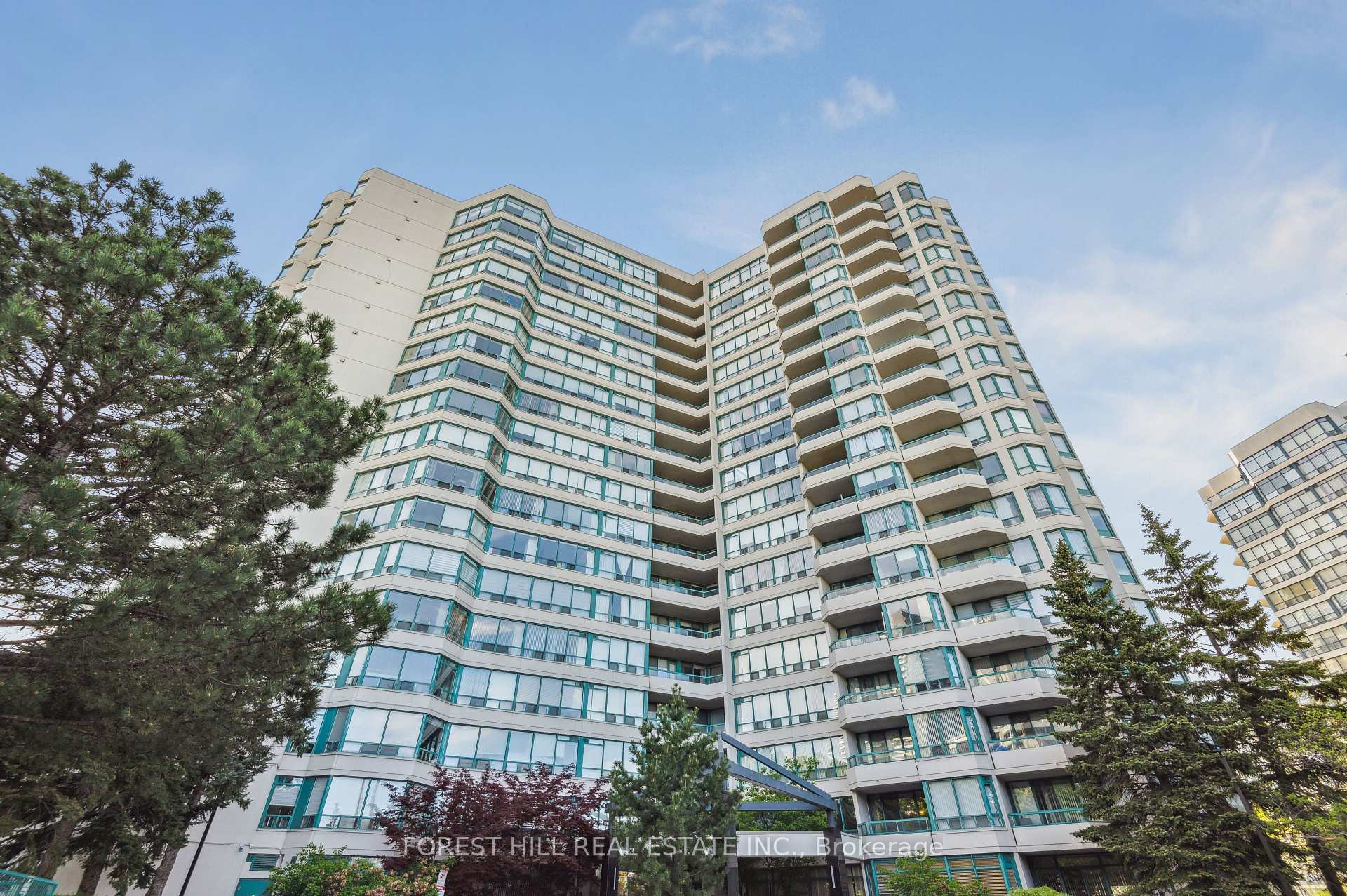3 Bedrooms Condo at 7250 Yonge, Vaughan For sale